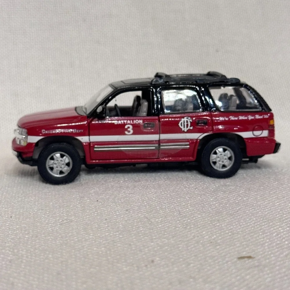 1/64 Chevy Tahoe Chicago Fire Department CFD Model Car Diecast Battalion 3 Red